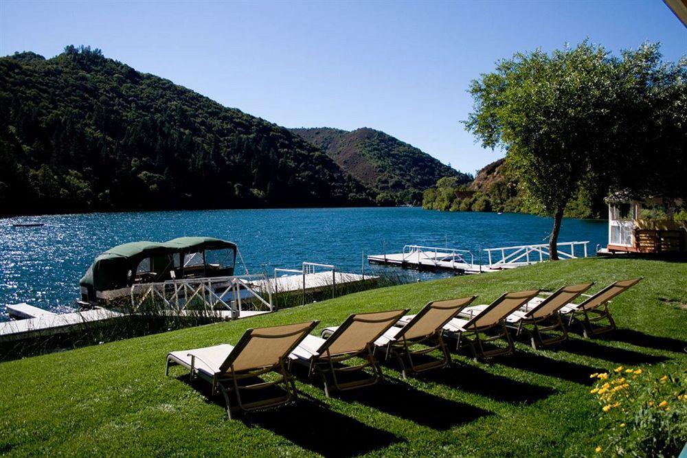 Lodge The At Blue Lakes *